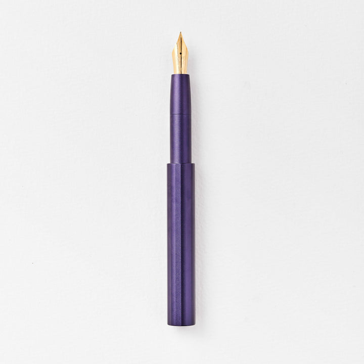 Tom's Studio Füller The Studio Pocket Fountain Pen 2.0: Iris mit  Extra Fine Semi~Flex Feder bei Nauli and Stories
