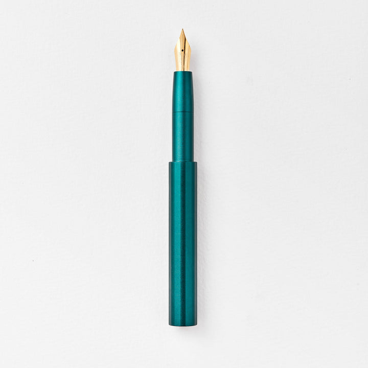 Tom's Studio Füller The Studio Pocket Fountain Pen 2.0: Ivy mit  Extra Fine Semi~Flex Feder bei Nauli and Stories