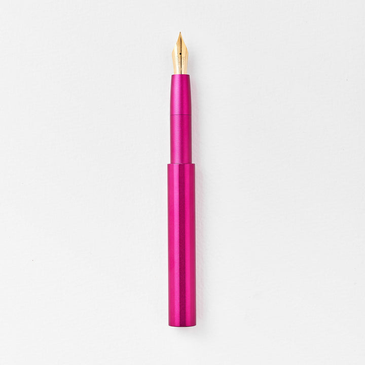 Tom's Studio Füller The Studio Pocket Fountain Pen 2.0: Mulberry / Fine bei Nauli and Stories