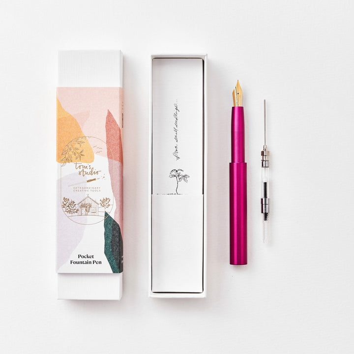Tom's Studio Füller The Studio Pocket Fountain Pen 2.0: Mulberry / Fine bei Nauli and Stories