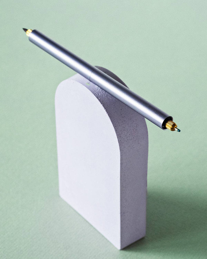 Tom's Studio Fineliner Lumos Pro - Refillable Multi-Tip Pen: Lilac / Duo Tip bei Nauli and Stories