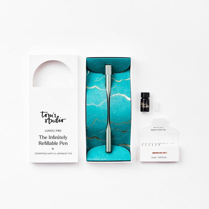 Tom's Studio Fineliner Lumos Pro - Refillable Multi-Tip Pen: Midnight / Duo Tip bei Nauli and Stories