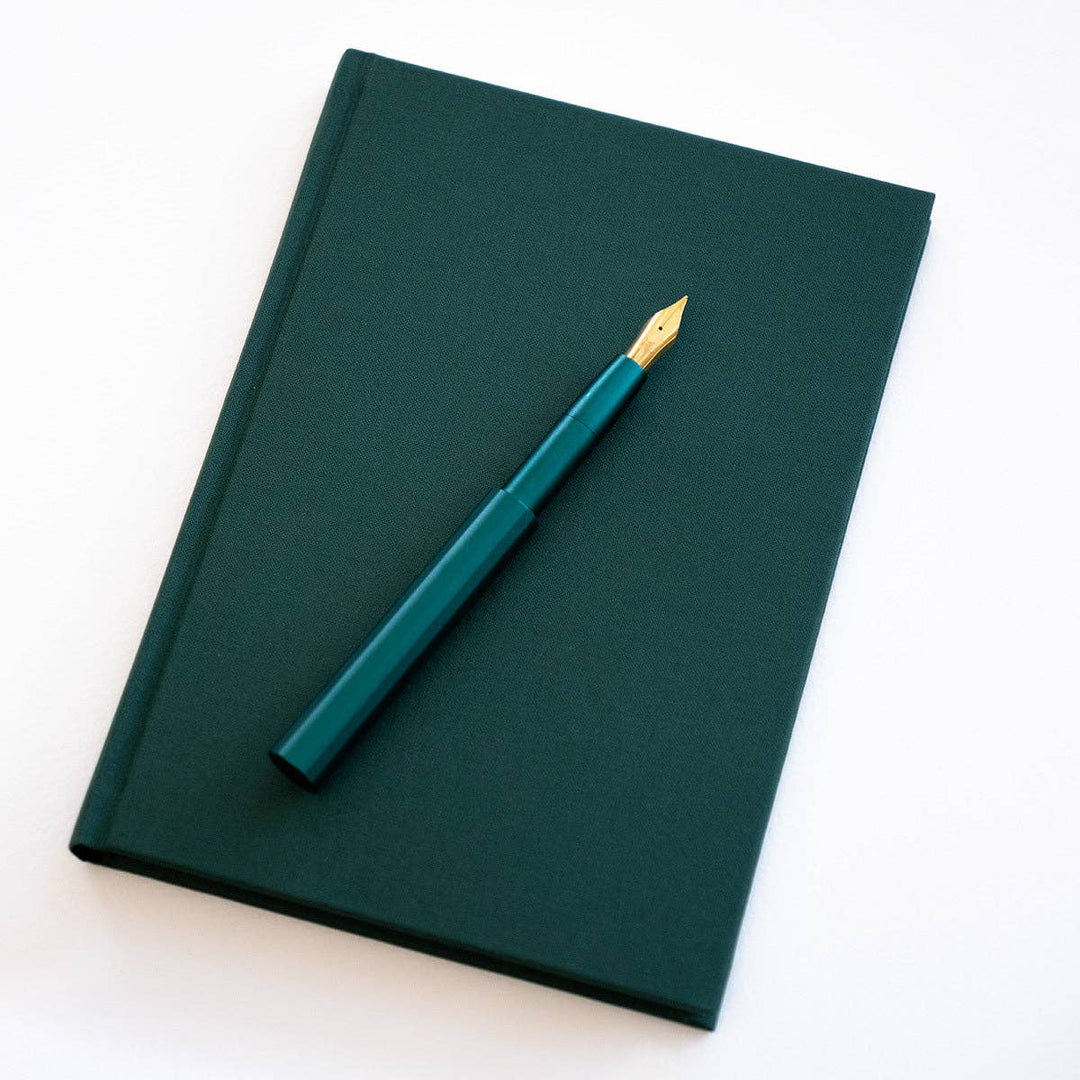 Tom's Studio Füller The Studio Pocket Fountain Pen 2.0: Ivy mit Fine Feder bei Nauli and Stories