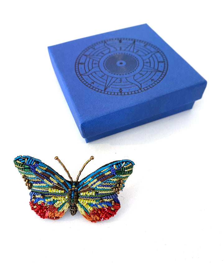 Trovelore Brosche gestickte Brosche - bunter Cepora Schmetterling bei Nauli and Stories