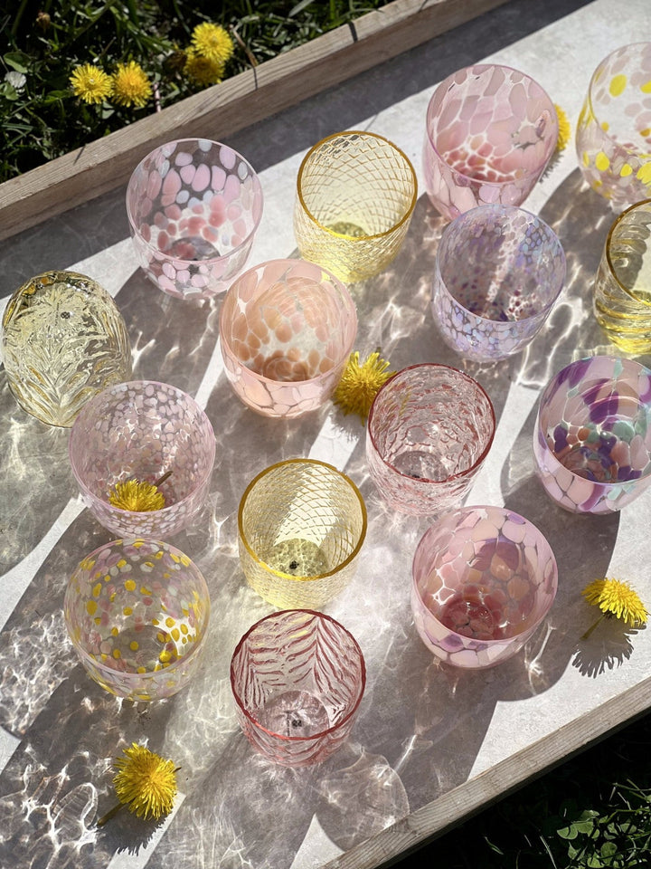 Anna von Lipa Trinkgläser Confetti tumbler Rosa + Lilla - Trinkglas bei Nauli and Stories