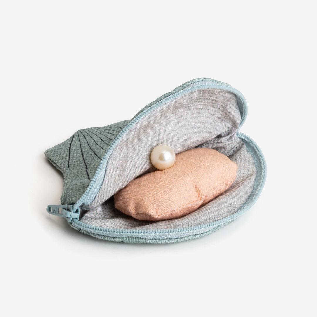 Don Fisher Täschchen Oyster | Auster Geldbörse mit blitzender Perle bei Nauli and Stories