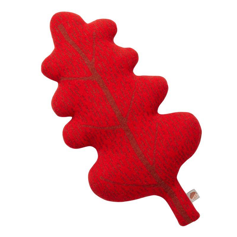 Großes Kuschelkissen Blatt rot | Donna Wilson