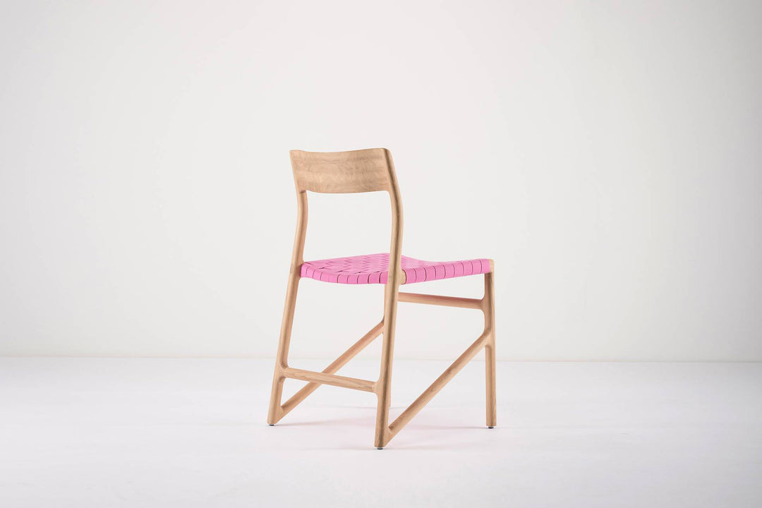 Gazzda Stuhl Pink 4378 (läuft aus) / Hardwax oil natural 1505 Fawn Stuhl von Gazzda, Eiche mit Baumwollgeflecht - 2 Stühle á 480€ pro Stuhl