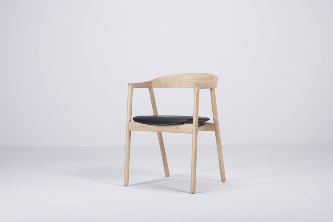 Gazzda Stuhl Stuhl MUNA - Eiche mit Leder von Gazzda