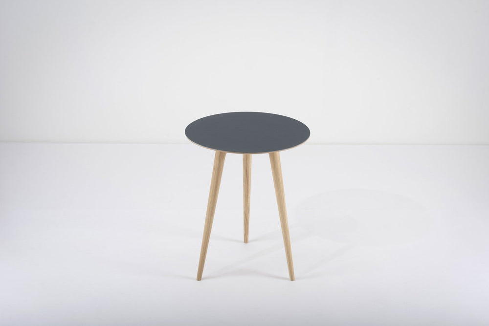 Gazzda Tisch Arp Beistelltisch von Gazzda - runder Tisch mit 45cm Durchmesser