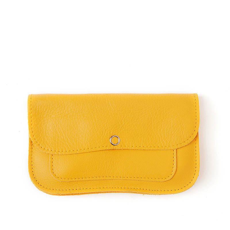 Keecie Geldbeutel aus Leder Cat Chase Wallet - gelbe Ledergeldbörse mit Siebdruck Katzen bei Nauli and Stories