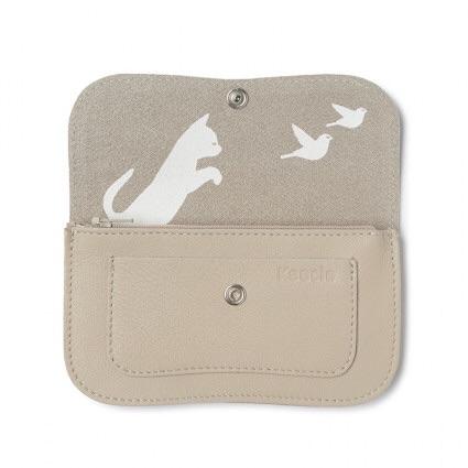 Keecie Geldbeutel aus Leder Cat Chase Wallet - hellgraue Ledergeldbörse mit Siebdruck Katzen bei Nauli and Stories
