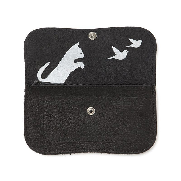 Keecie Geldbeutel aus Leder Cat Chase Wallet - schwarze Ledergeldbörse mit Siebdruck Katzen bei Nauli and Stories