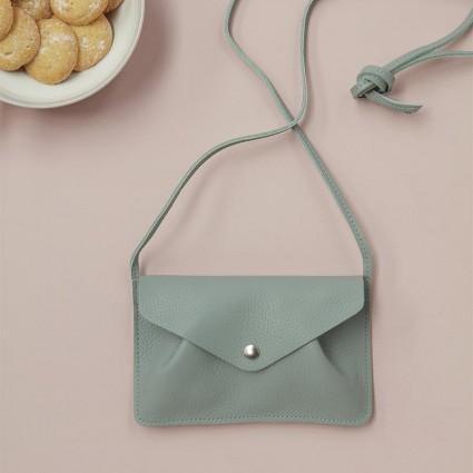 Keecie Handtasche Backing Vocals kleine Ledertasche hellblau / mint bei Nauli and Stories