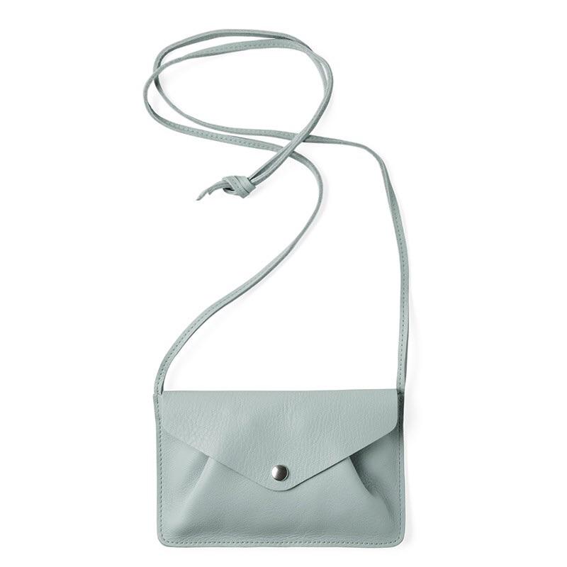 Keecie Handtasche Backing Vocals kleine Ledertasche hellblau / mint bei Nauli and Stories