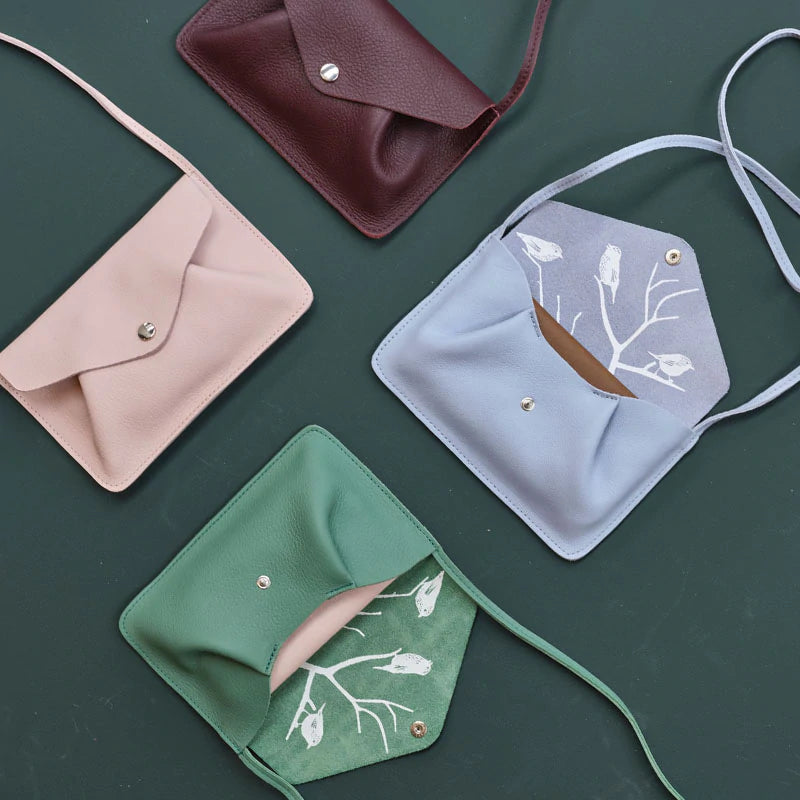 Keecie Handtasche Backing Vocals kleine Ledertasche puderrosa bei Nauli and Stories