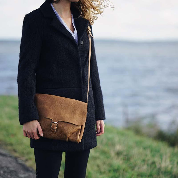 Keecie Handtasche Kleine Messenger Bag - Flora und Fauna korallenrot bei Nauli and Stories