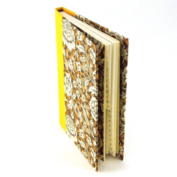 Nauli Adressbuch Adressbuch DIN A6  Renaissance Blumen braun gelb bei Nauli and Stories