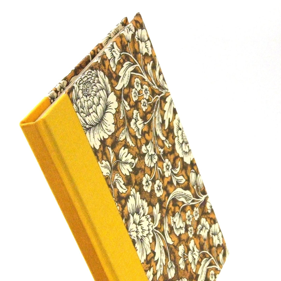 Nauli Adressbuch Adressbuch DIN A6  Renaissance Blumen braun gelb bei Nauli and Stories