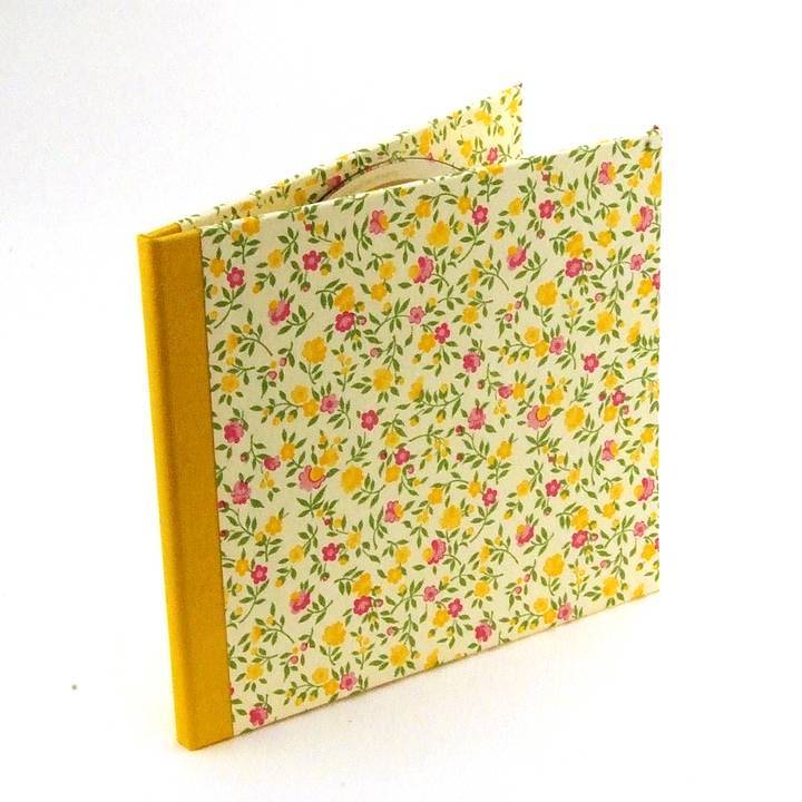Nauli CD / DVD Hülle für 1 CD CD Hülle Blumenregen gelb rosa bei Nauli and Stories