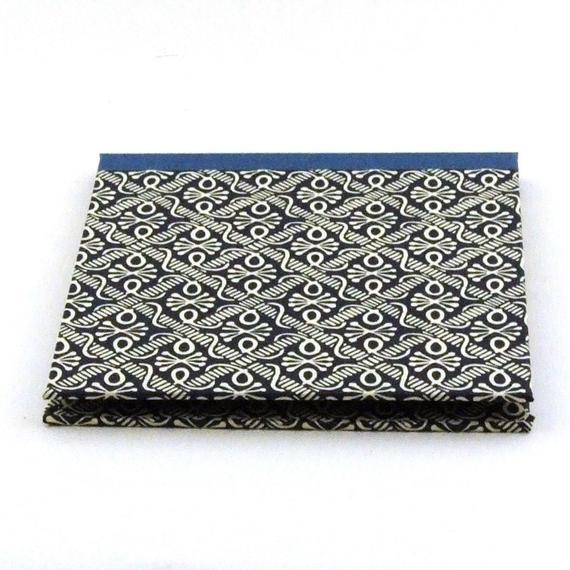 Nauli CD / DVD Hülle für 1 CD CD Hülle | DVD Verpackung | Wachsbatik blau weiß bei Nauli and Stories