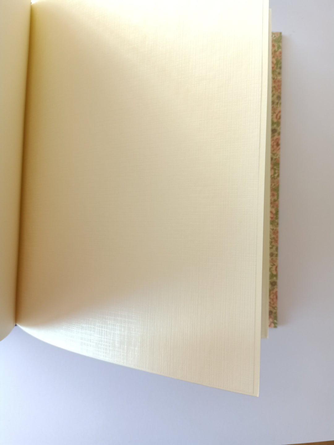 Nauli Fotoalbum L Fotoalbum L Blumenwiese rosa lila bei Nauli and Stories