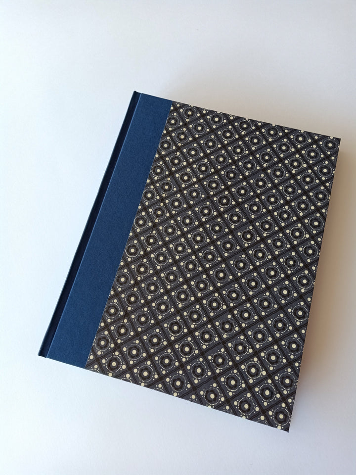 Nauli Fotoalbum L Fotoalbum L Pinny Pattern blau schwarz weiß bei Nauli and Stories