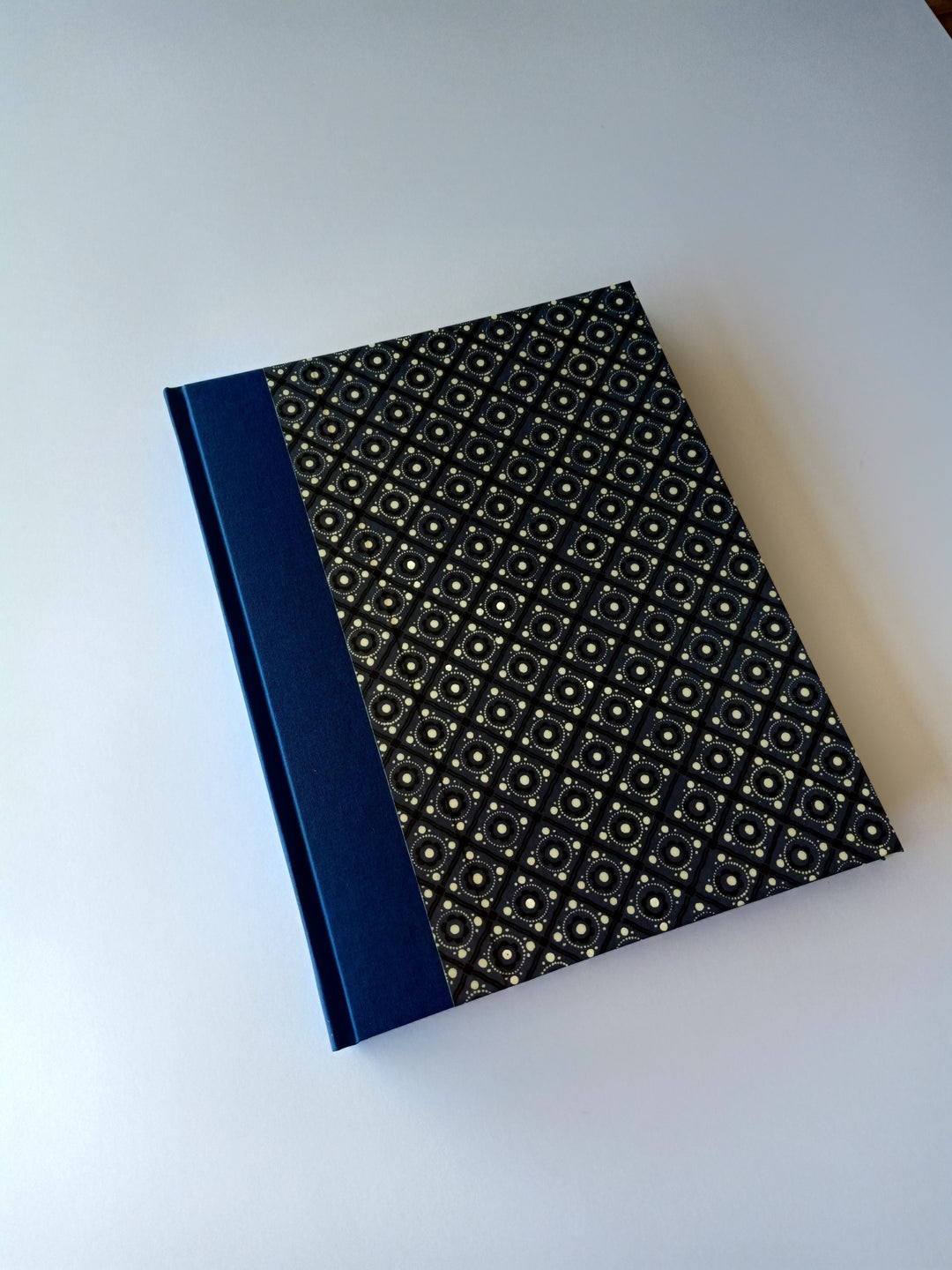 Nauli Fotoalbum L Fotoalbum L Pinny Pattern blau schwarz weiß bei Nauli and Stories