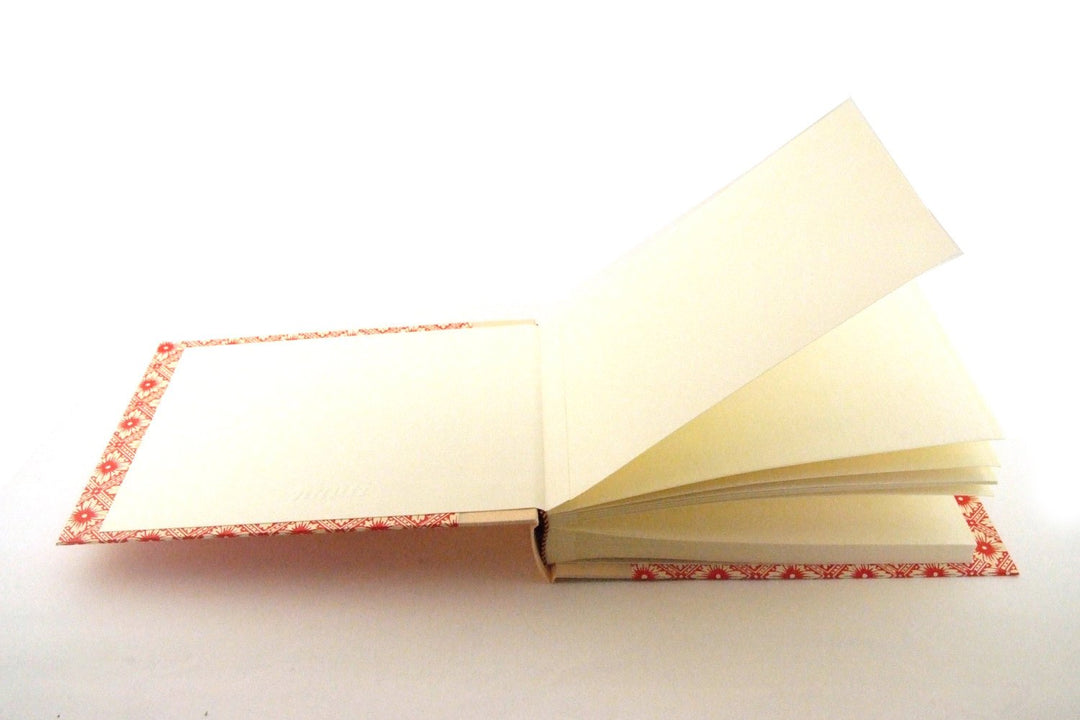 Nauli Fotoalbum M Fotoalbum M Java Blumen rot beige bei Nauli and Stories
