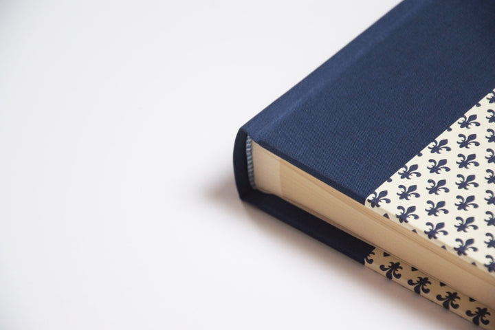 Nauli Fotoalbum XL Fotoalbum XL Fleur de Lys - blaue Lilien bei Nauli and Stories