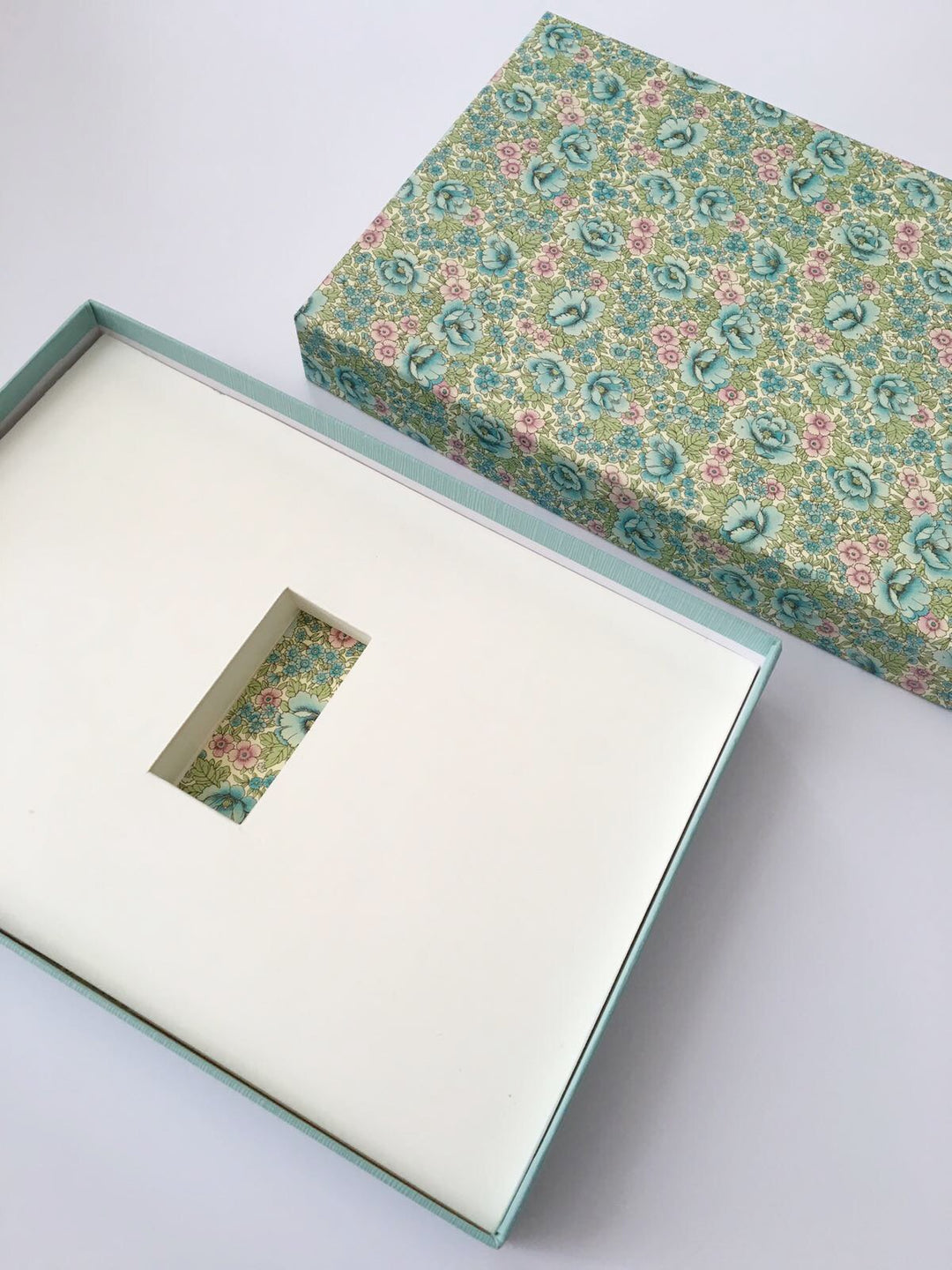 Nauli Fotoschachtel Fotoschachtel mit USB- Stick- Einsatz - Blumenwiese mint bei Nauli and Stories