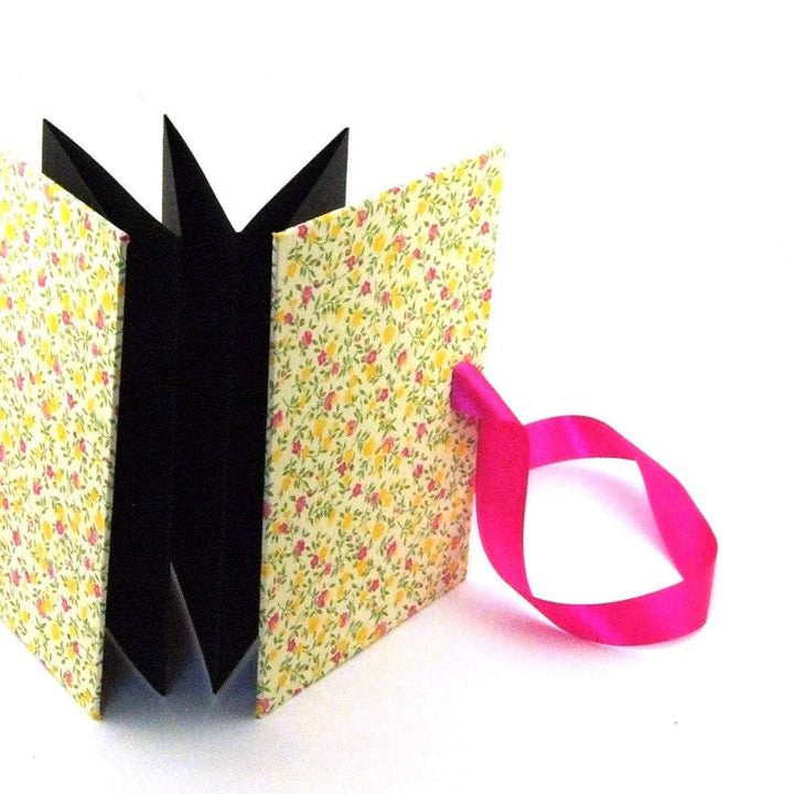 Nauli Leporello Leporello Blumenregen gelb pink bei Nauli and Stories