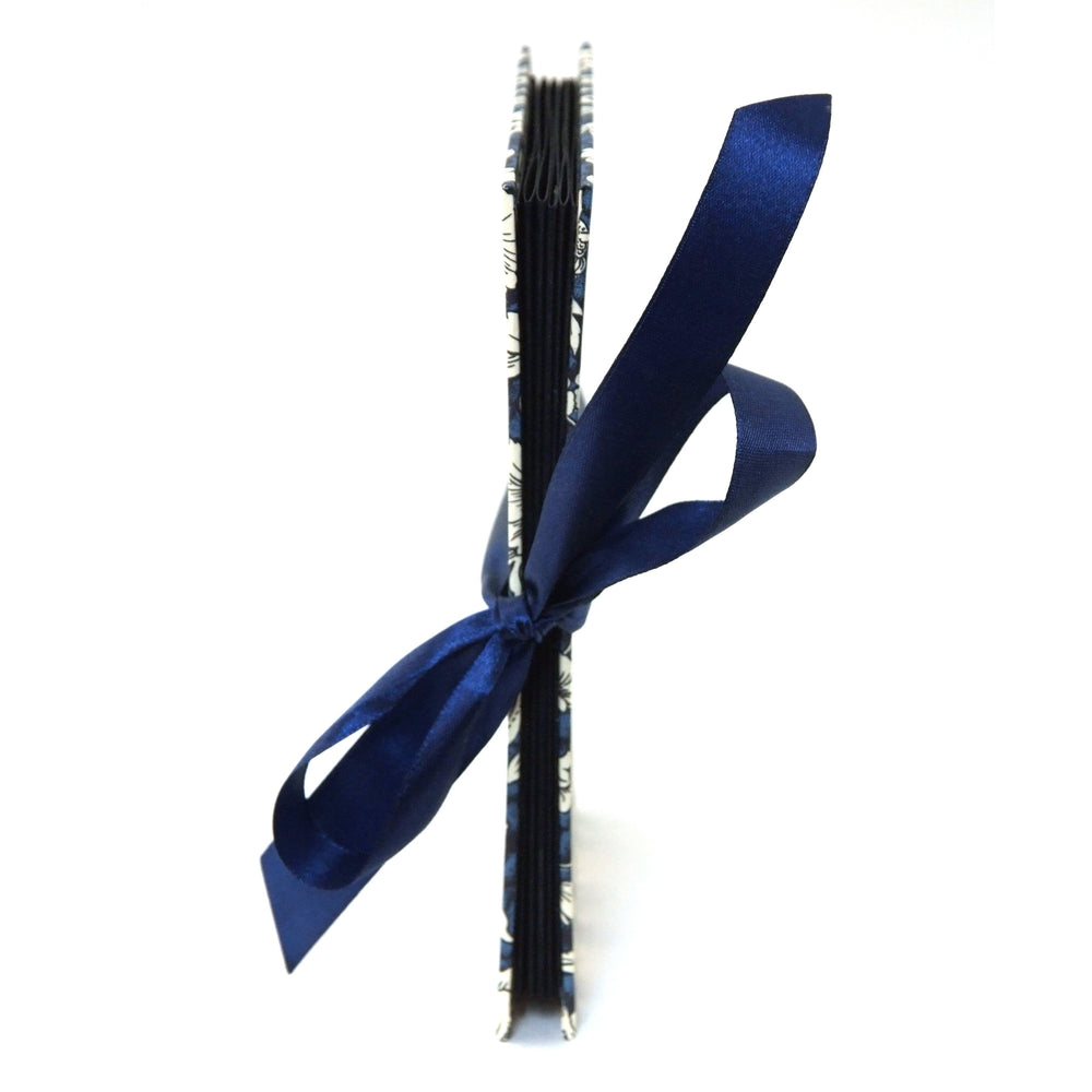 Nauli Leporello Leporello Renaissance Blumen blau bei Nauli and Stories