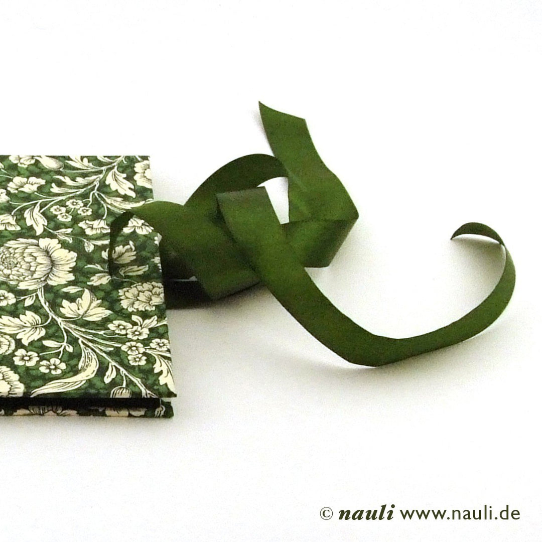 Nauli Leporello Leporello Renaissance Blumen grün bei Nauli and Stories