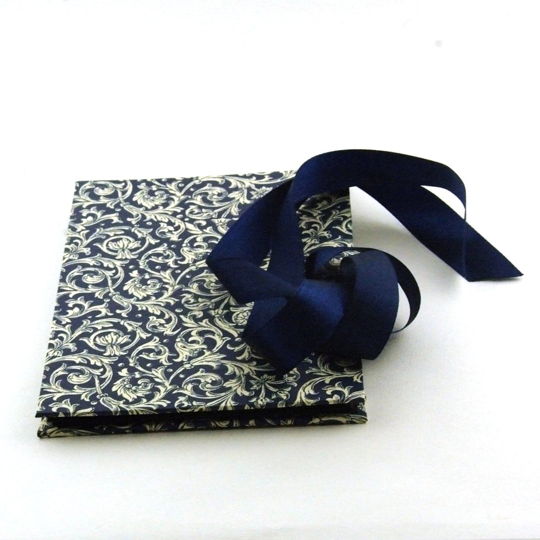 Nauli Leporello Leporello Renaissance Ornament blau bei Nauli and Stories