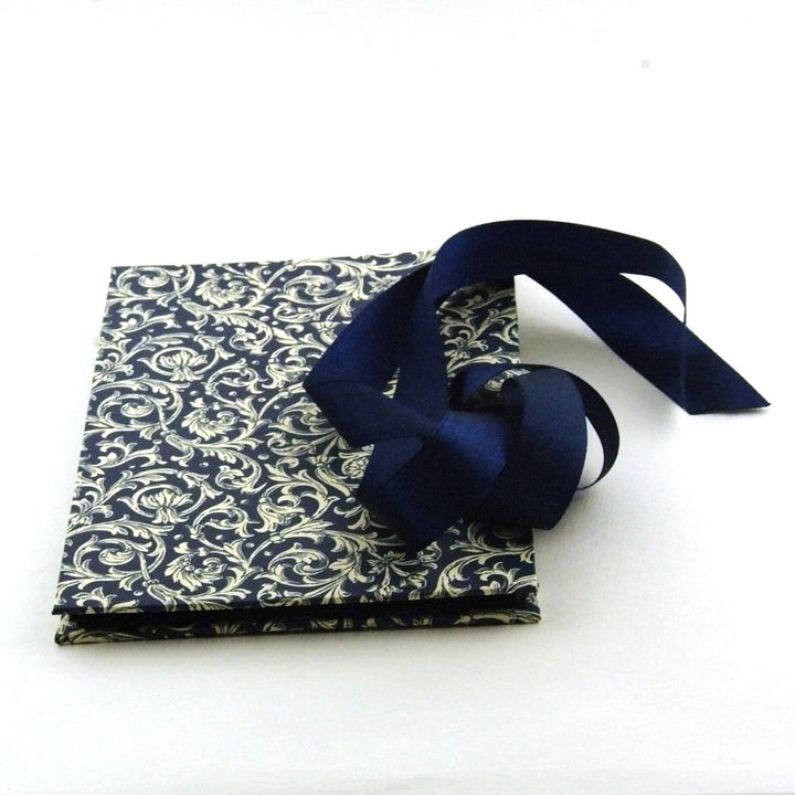 Nauli Leporello Leporello Renaissance Ornament blau bei Nauli and Stories
