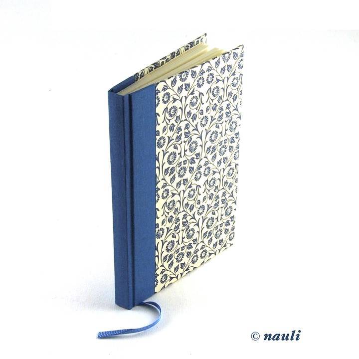 Nauli Notizbuch DIN A6 kleines Notizbuch DIN A6 Blumenranken blau bei Nauli and Stories