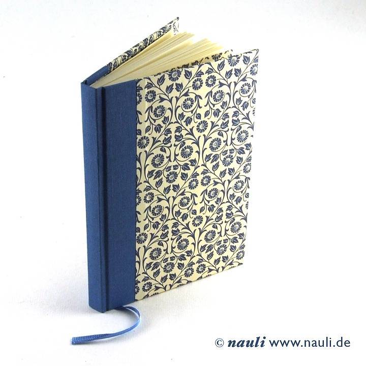 Nauli Notizbuch DIN A6 kleines Notizbuch DIN A6 Blumenranken blau bei Nauli and Stories