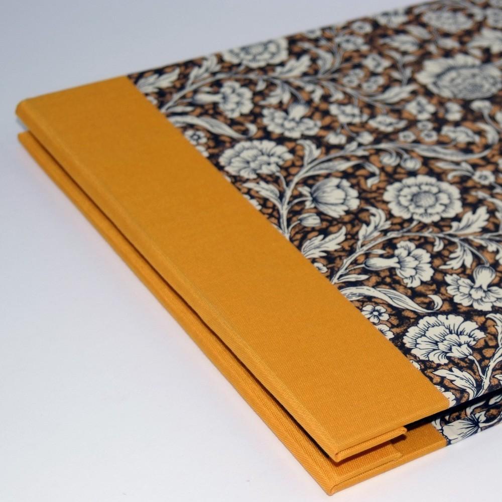 Nauli Schraubalbum XL Fotoalbum DinA4  Renaissance Blumen braun gelb bei Nauli and Stories