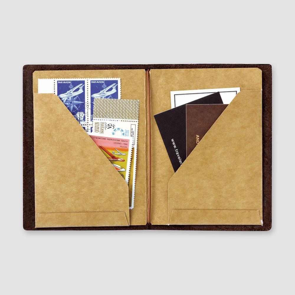 Traveler's Company Folder 010 TRAVELER´S notebook Refill Kraft Paper Folder Passport Size bei Nauli and Stories