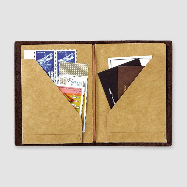 Traveler's Company Folder 010 TRAVELER´S notebook Refill Kraft Paper Folder Passport Size bei Nauli and Stories