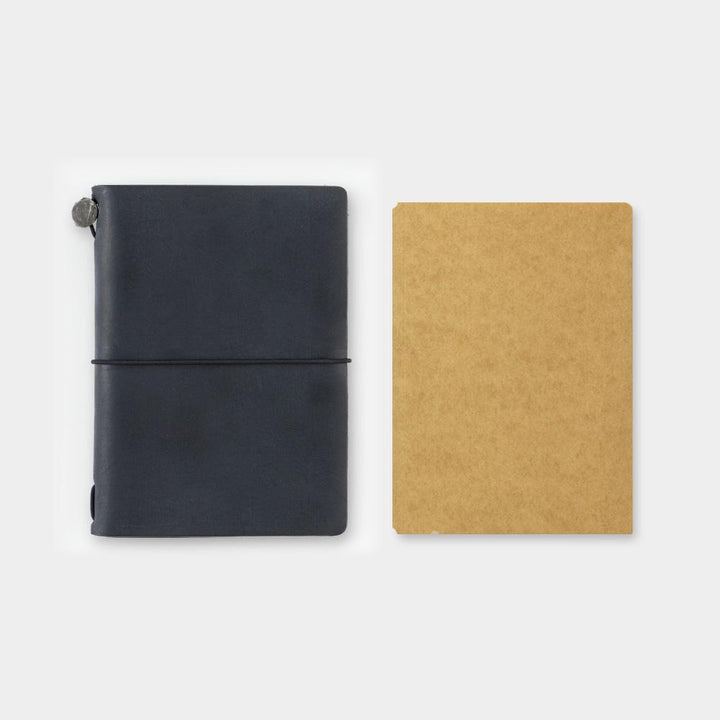 Traveler's Company Folder 010 TRAVELER´S notebook Refill Kraft Paper Folder Passport Size bei Nauli and Stories