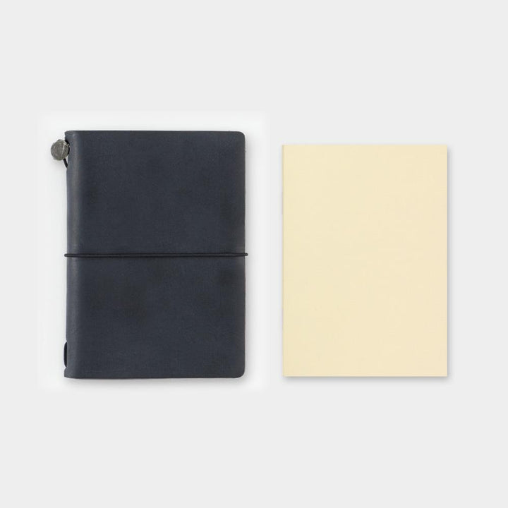 Traveler's Company undatierte Kalender TRAVELER'S notebook Passport 006 Free Monthly Diary bei Nauli and Stories