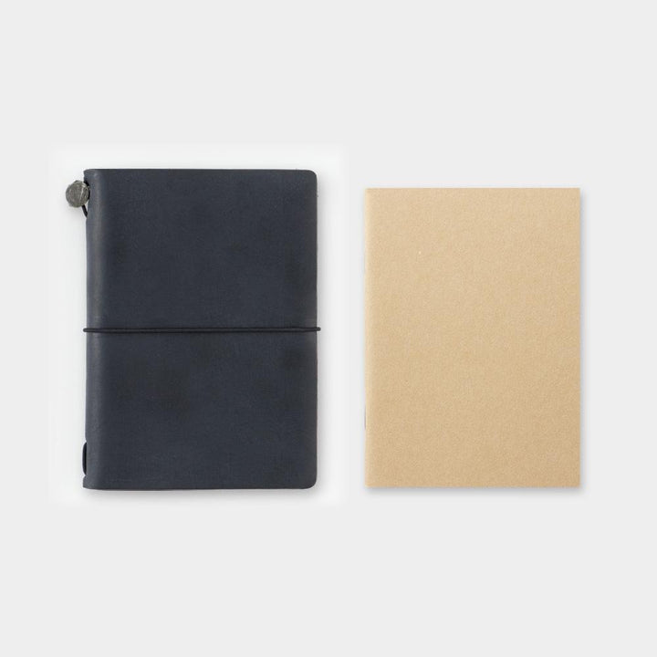 Traveler's Company Notizbuch TRAVELER'S notebook Passport  009 Kraft Paper bei Nauli and Stories