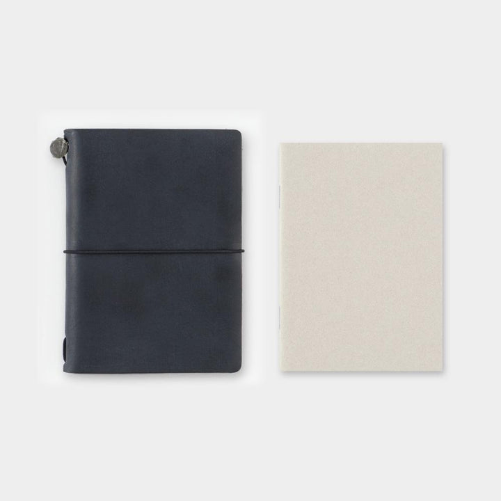 Traveler's Company Notizbuch TRAVELER'S notebook Passport 014  Dot Grid bei Nauli and Stories