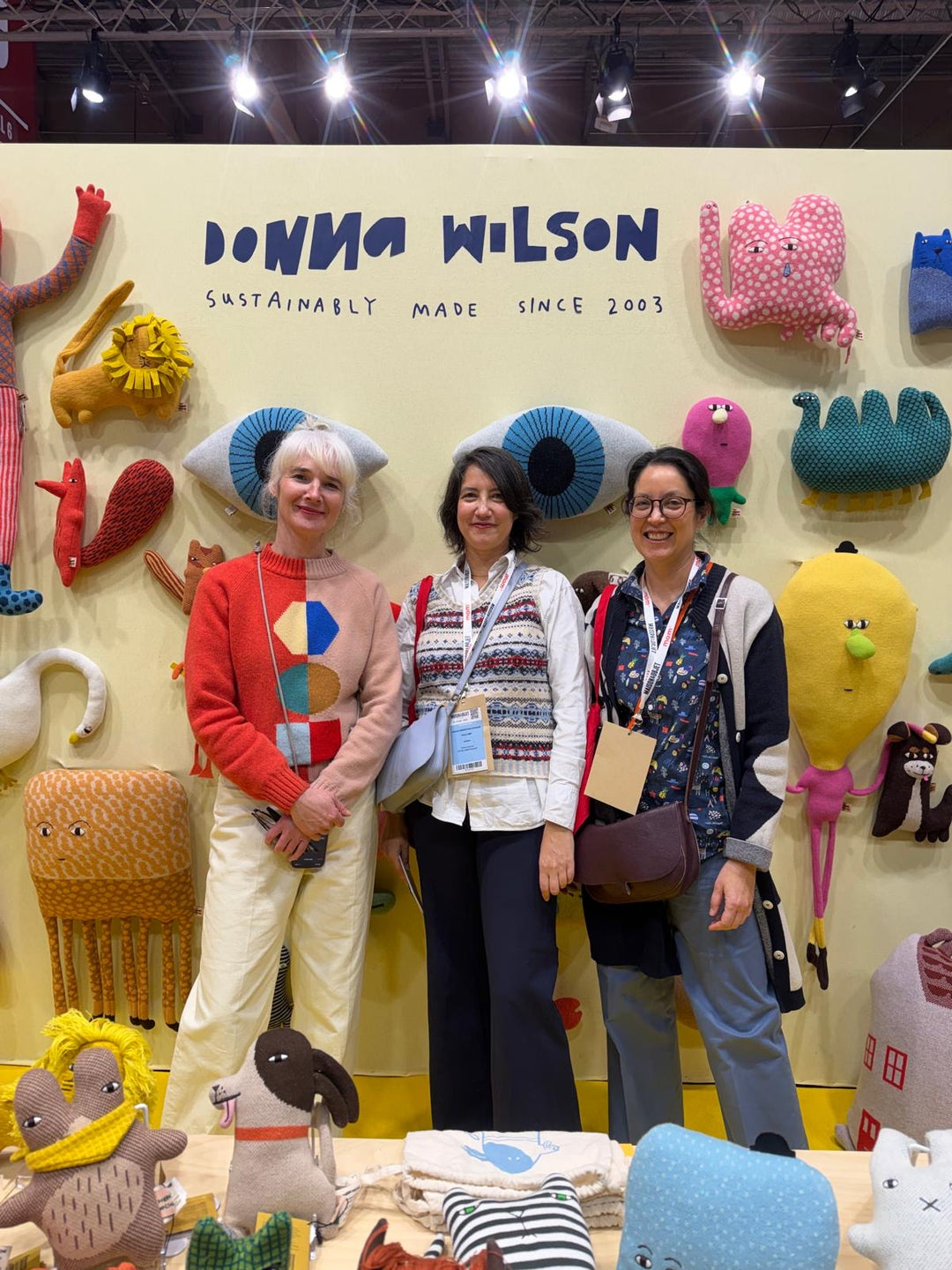 Ein Treffen in Paris mit Donna Wilson – „Lazy Cat“ Handtücher neu bei Nauli & Stories