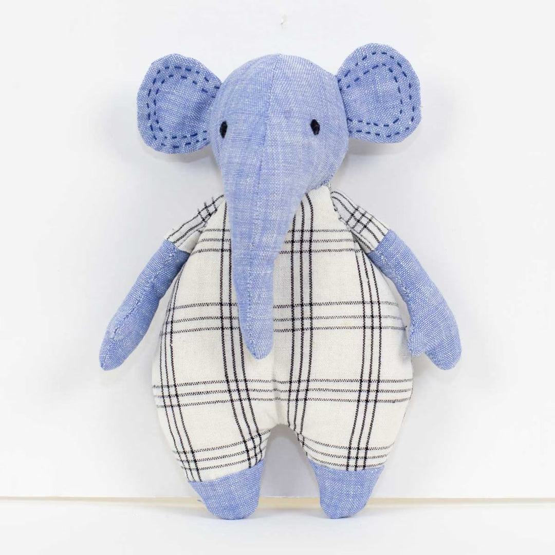 A world of craft Elefant aus Stoff