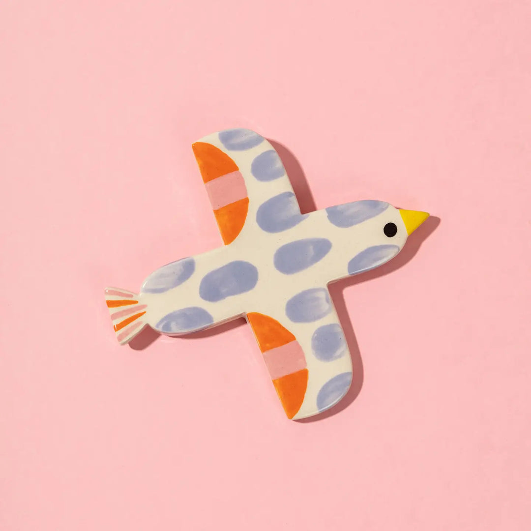 Ana Seixas Wanddekoration Keramikdekoration für die Wand | Vogel lila bei Nauli and Stories