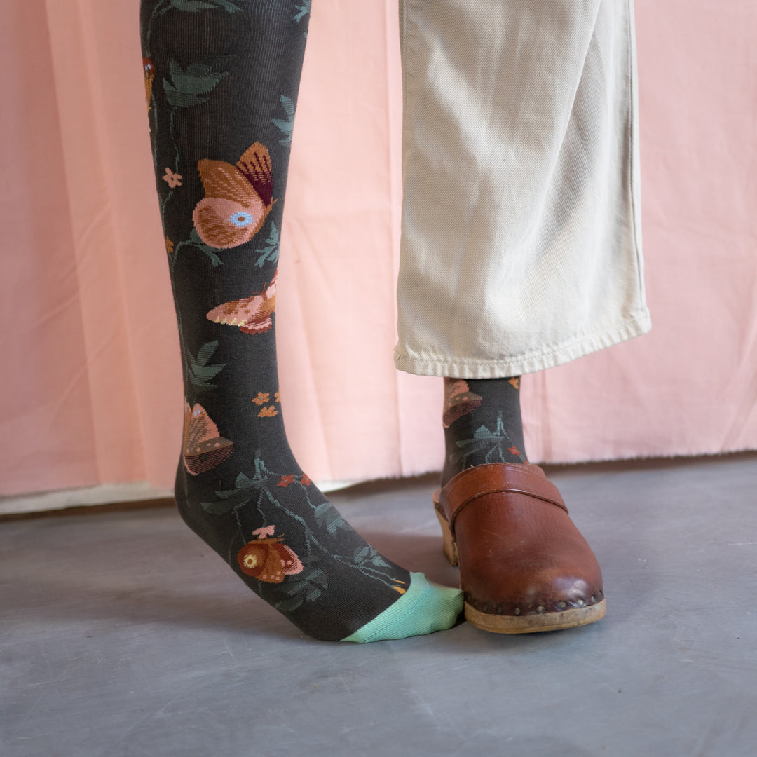 Bonne Maison Kniestrümpfe Kniestrümpfe Umber Butterfly von Bonne Maison bei Nauli and Stories