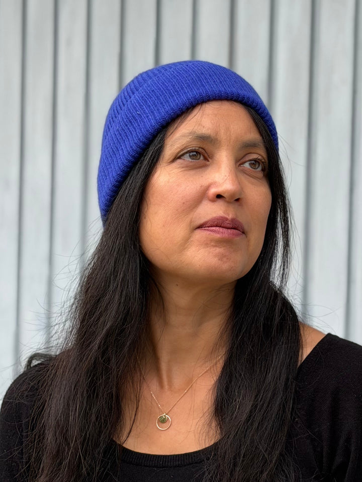 Cézembre Mütze Beanie – Bleu Électrique bei Nauli and Stories